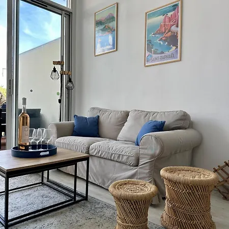 Duplex Bord De St Aygulf 公寓